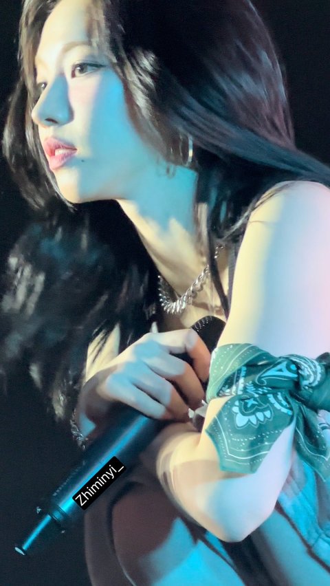 어제 성대 카리나 진짜 난리났네..착장머임