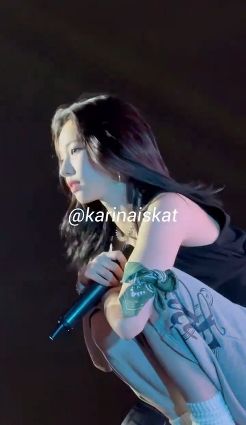 어제 성대 카리나 진짜 난리났네..착장머임