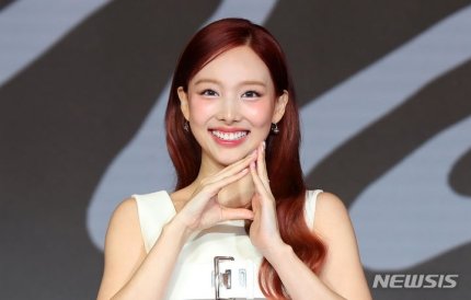 오늘자 나연 솔로컴백 쇼케이스