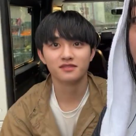 와중에 카이 수호 디오 근황