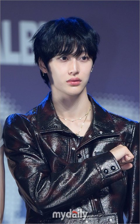 이시각 라이즈 원빈 쇼케이스 기사사진..