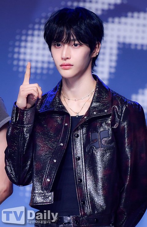 이시각 라이즈 원빈 쇼케이스 기사사진..