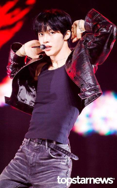 이시각 라이즈 원빈 쇼케이스 기사사진..