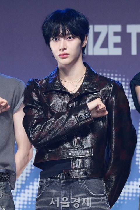 이시각 라이즈 원빈 쇼케이스 기사사진..