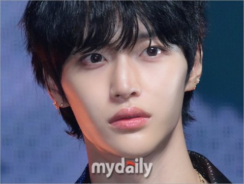 이시각 라이즈 원빈 쇼케이스 기사사진..