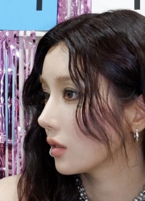 권은비 코 뭐임..?