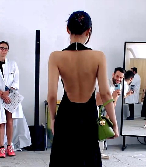 제니 어깨는 진짜