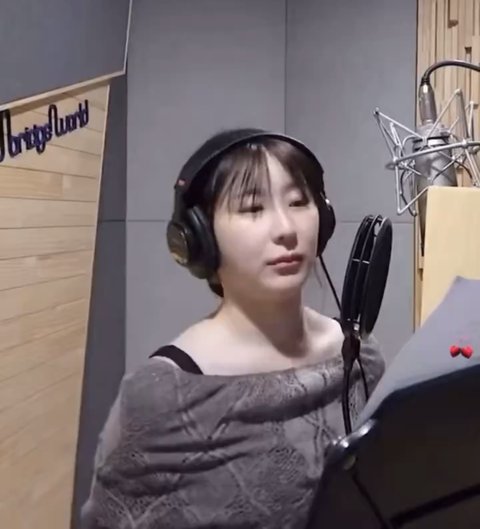 채연 채령 앤톤 셋이 되게 닮지 않았어 ??