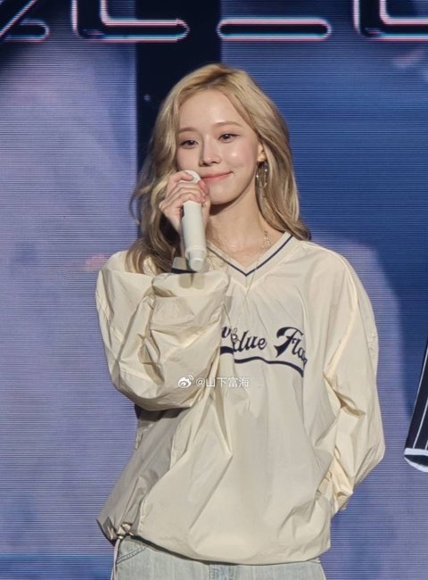 나만 윈터 긴머리가 ㅈㄴ 예쁘냐