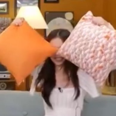 제니가 눈 가리는 법