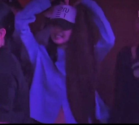 제니 투애니원 콘 갔네