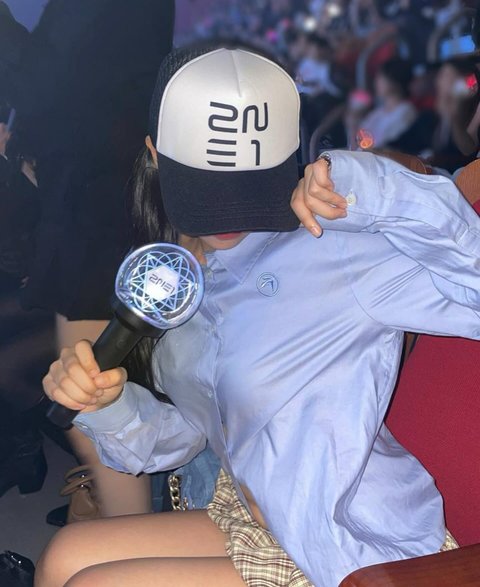 제니 투애니원 콘 갔네