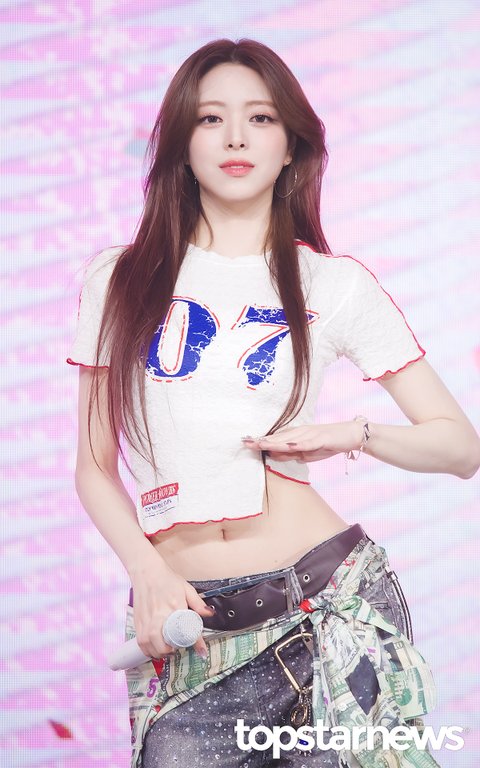 있지 기자간담회 사진 뜸