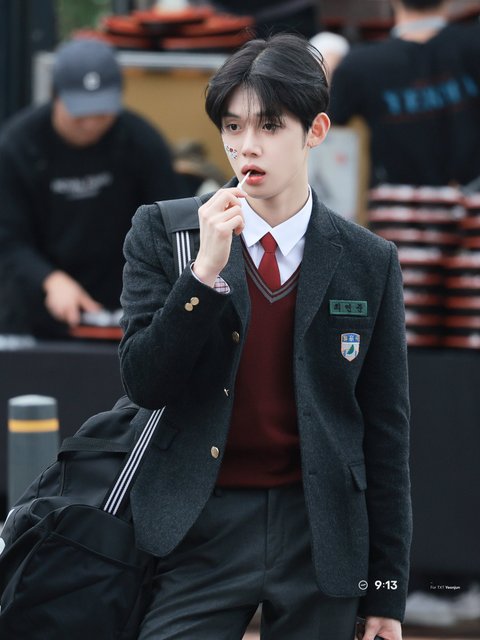 오늘...교복 투바투가 너무 좋아