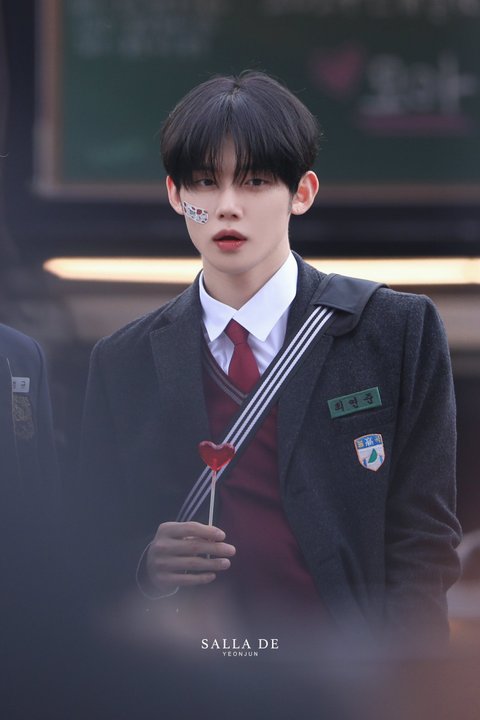 오늘...교복 투바투가 너무 좋아