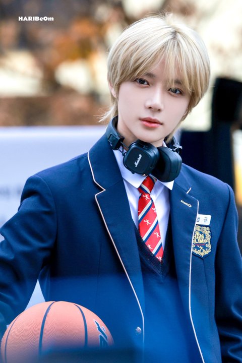 오늘...교복 투바투가 너무 좋아