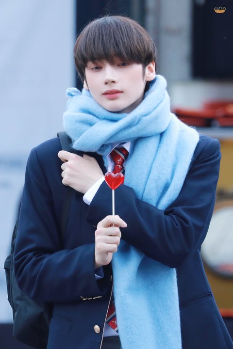 오늘...교복 투바투가 너무 좋아