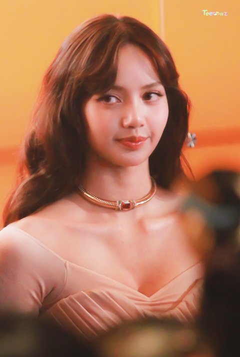 리사 불가리행사 보그커버장식