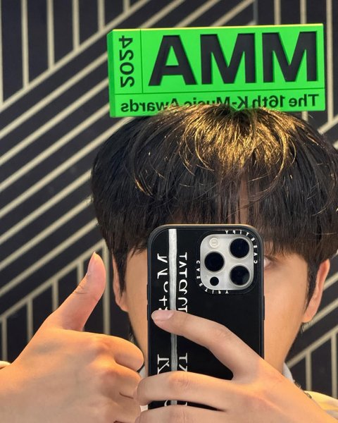 에이티즈 첫 멜뮤상을