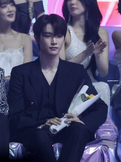 성찬 일년 사이에 성장함