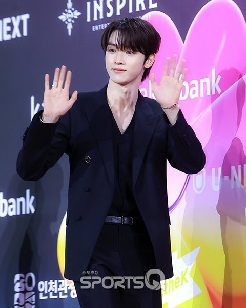 성찬 일년 사이에 성장함