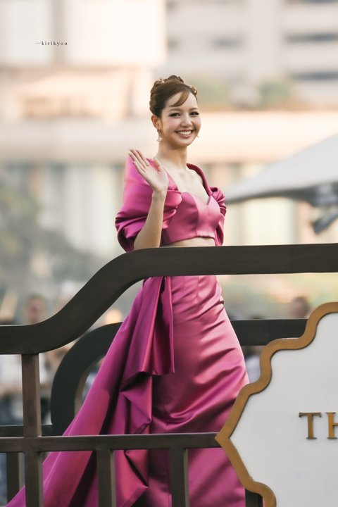 파격 변신한 블랙핑크 리사