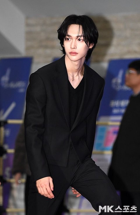 라이즈 원빈 오늘자 기사사진..ㅋㅋㅋㅋㅋㅋ