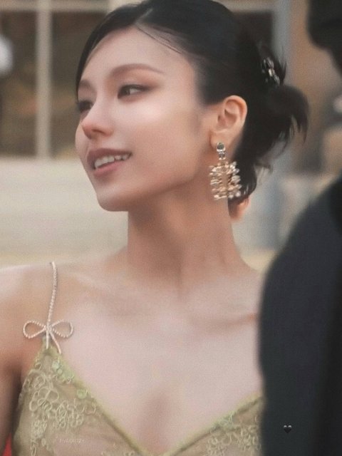 예지는 대체 패션위크때마다 왜이럼?