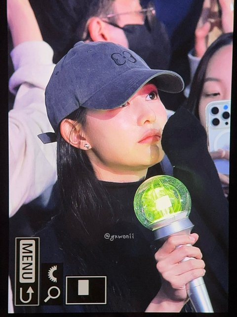 에스파 콘서트에 김지원 왔대