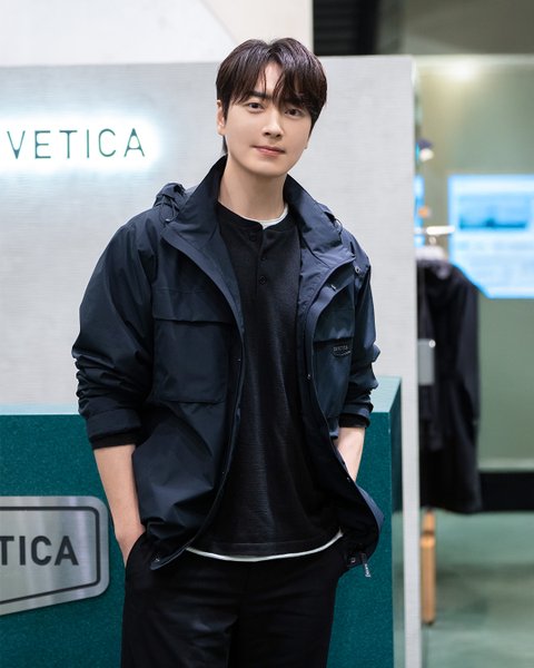 밀바엔 이준혁 행사 사진