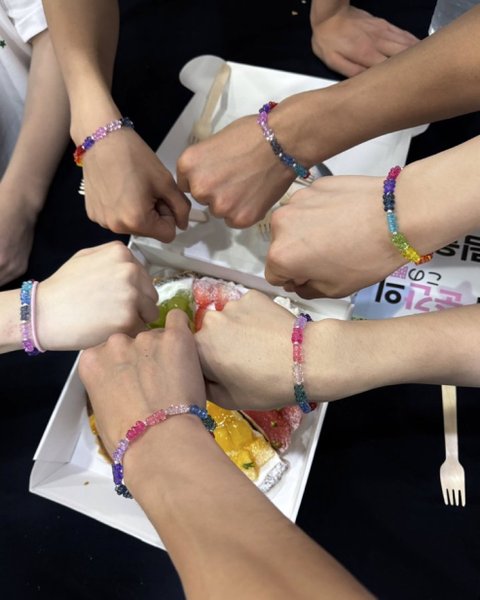 엔위시 얘 피부색 왜 이래?