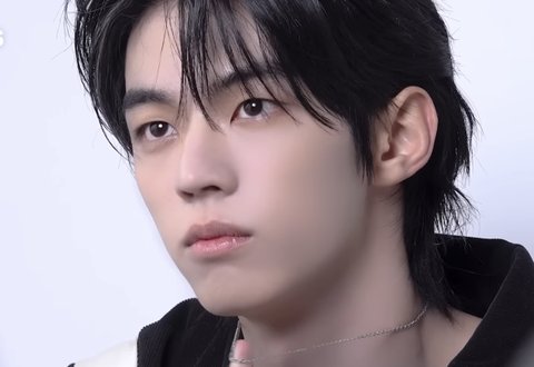 이 남돌정도면 하관이 큰편임?