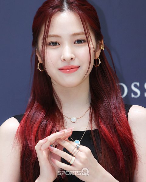 오늘자 있지 류진 'REPOSSI' 포토콜