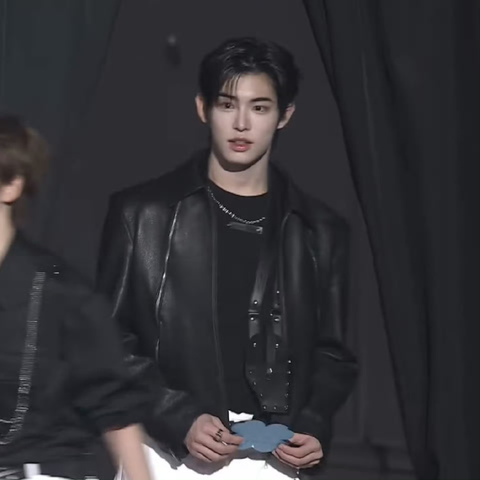 킥플립 민제 아는 사람있어?