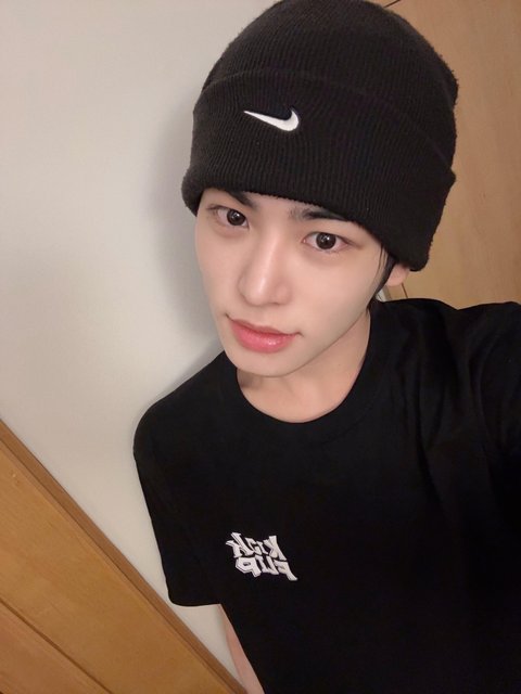 킥플립 민제 아는 사람있어?