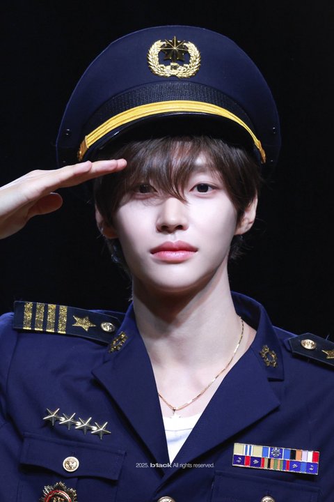 팬싸템 착용한 오늘자 라이즈 원빈ㅋㅋㅋ