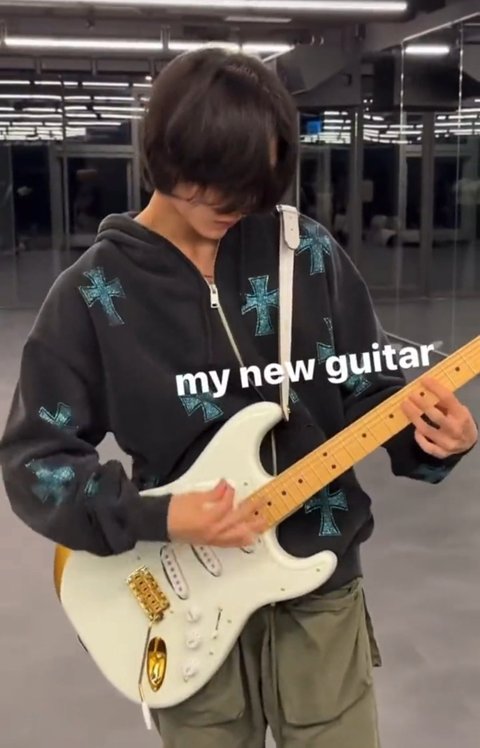 라이즈 원빈 단콘에서 일렉기타 치는거ㅋㅋ