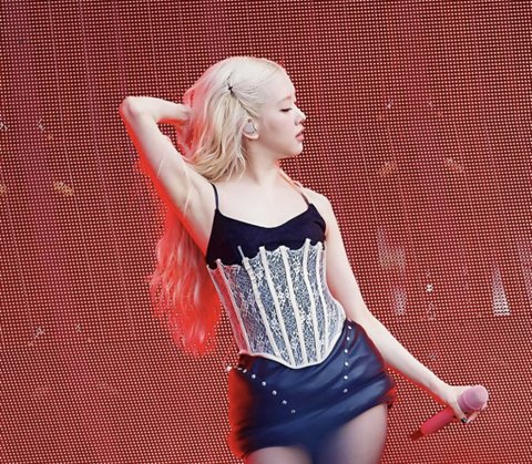 오늘 로제 콘서트 의상 꼬라지좀보 ㅏ