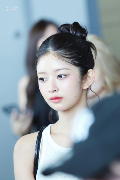 오늘자 머리깐 레이