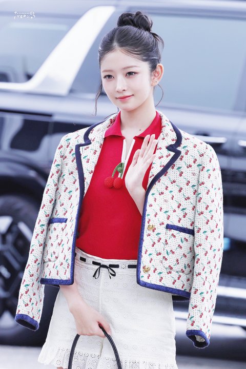 오늘자 머리깐 레이