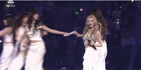 아이브 케이콘 무대 봄?ㅋㅋㅋㄱ