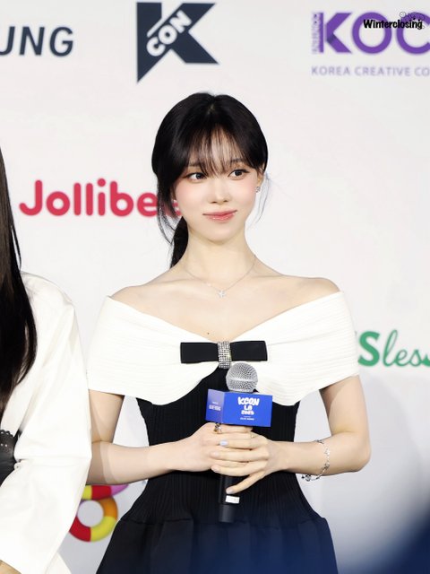 와 윈터 레드카펫 얼굴