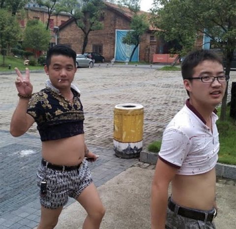 중국남자들 옷을 왜 이렇고 입고 다님?
