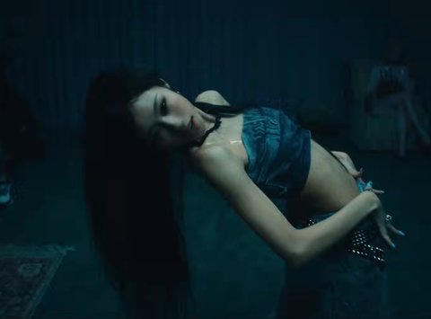 이즈나 신곡 맘마미아 어때?!!