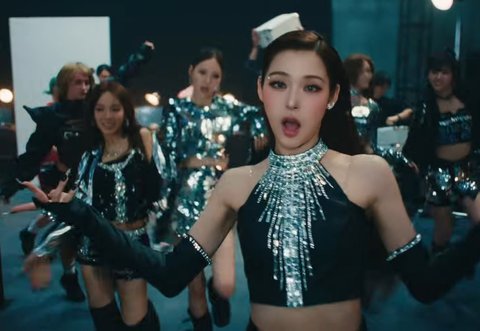 이즈나 신곡 맘마미아 어때?!!