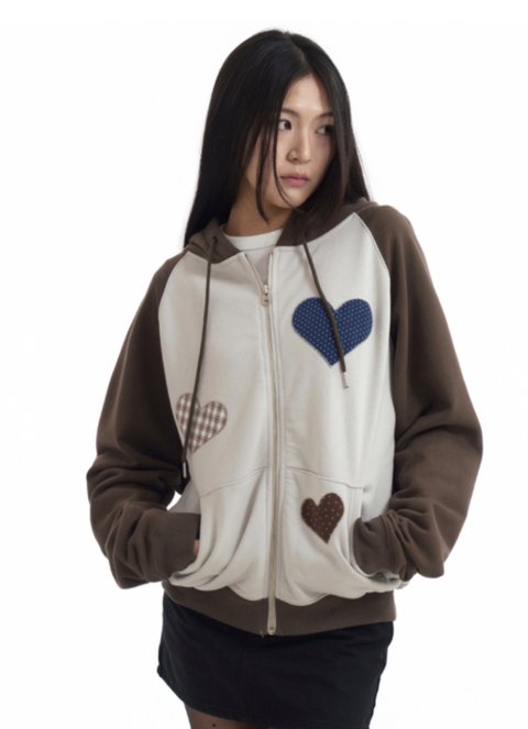후드집업 고민 중인데 세일하네....