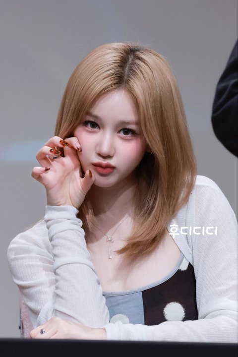 오늘 팬싸인회에서의 파리타, 얼굴 천재 그 자체