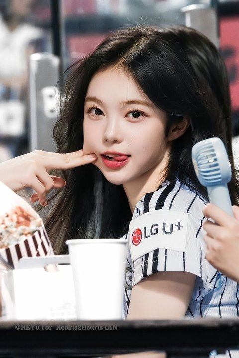 아니 근데 이안 진짜 귀엽고 예뿌다