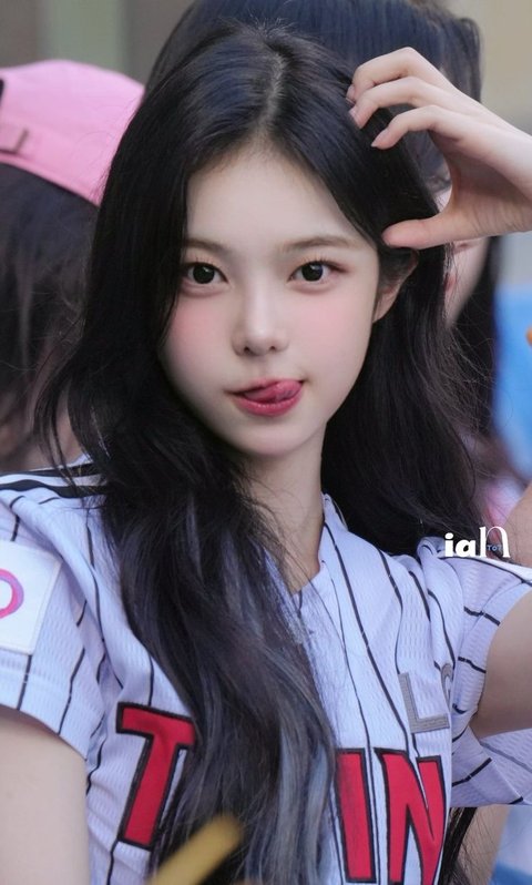 아니 근데 이안 진짜 귀엽고 예뿌다