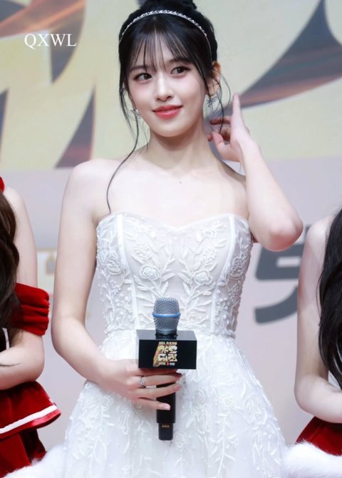 안유진은 4년째 연말mc하면서